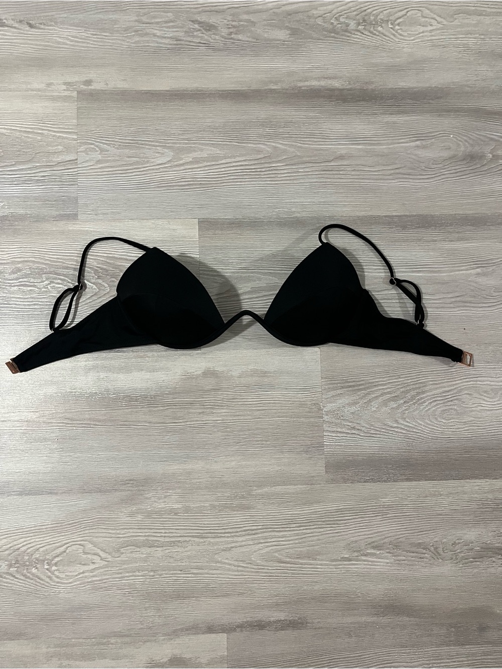 NWOT White Fox Catalina Black Bikini Top size Medium